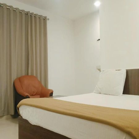 Olive Resort - Spacious 7 Bhk Ac Rooms With 1 Acre Garden, Swimming Pool And Outdoor Games Chennai Bagian luar foto