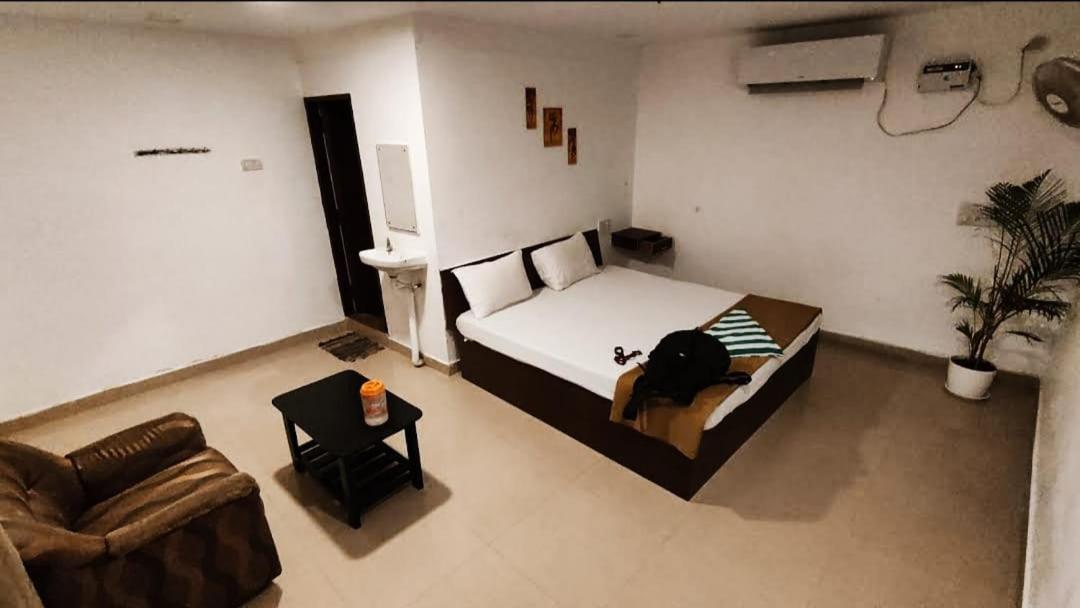 Olive Resort - Spacious 7 Bhk Ac Rooms With 1 Acre Garden, Swimming Pool And Outdoor Games Chennai Bagian luar foto